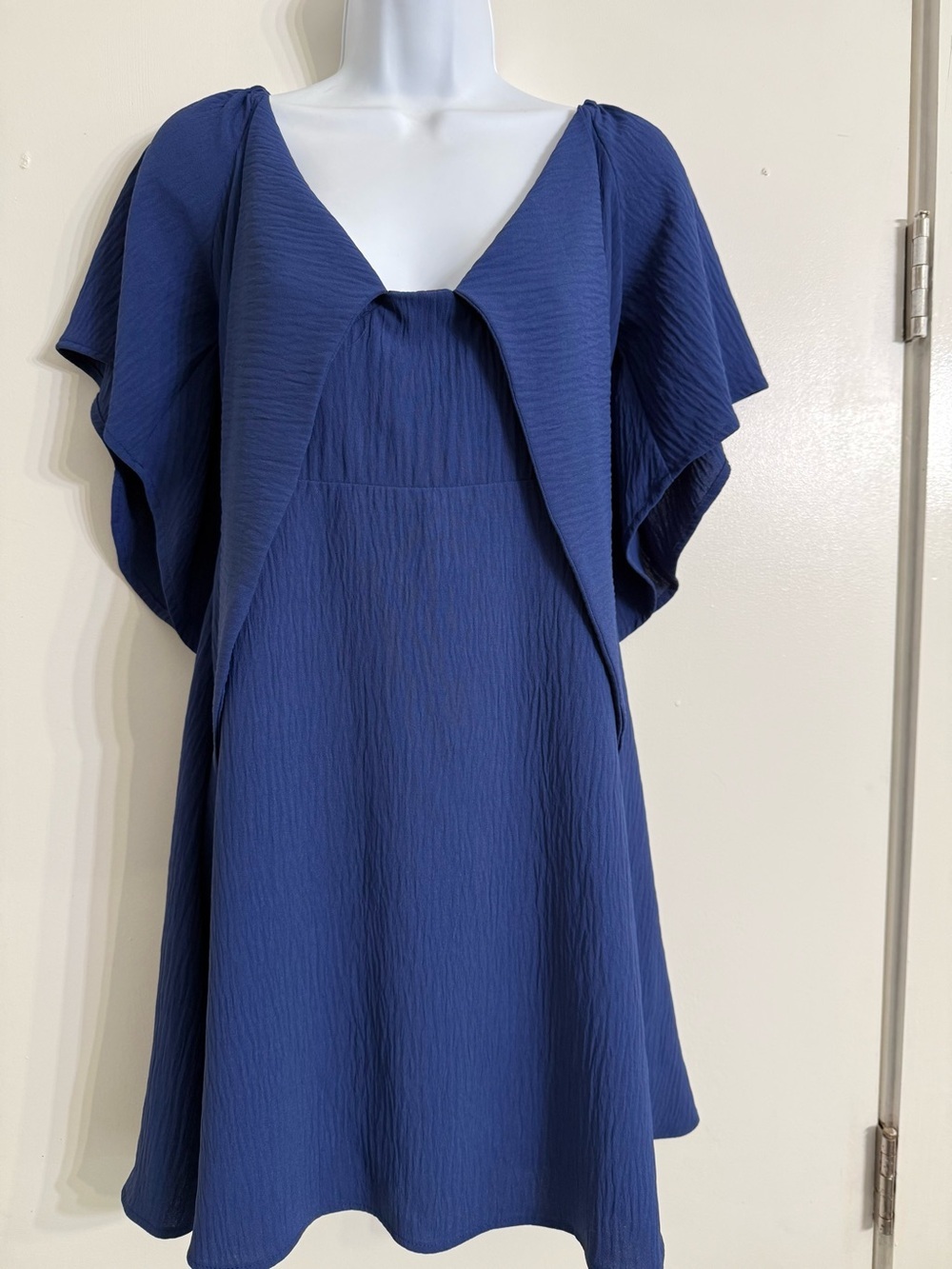 NWT Dokotoo Tie-Front Midi Dress in Navy Blue with Flutter Sleeves size M - Picture 10 of 10